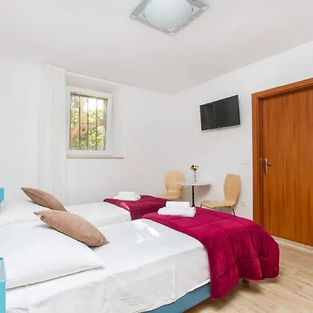 Peruzovic 2 Gasthuis 3*