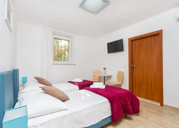 Peruzovic 2 Pensjonat 3*