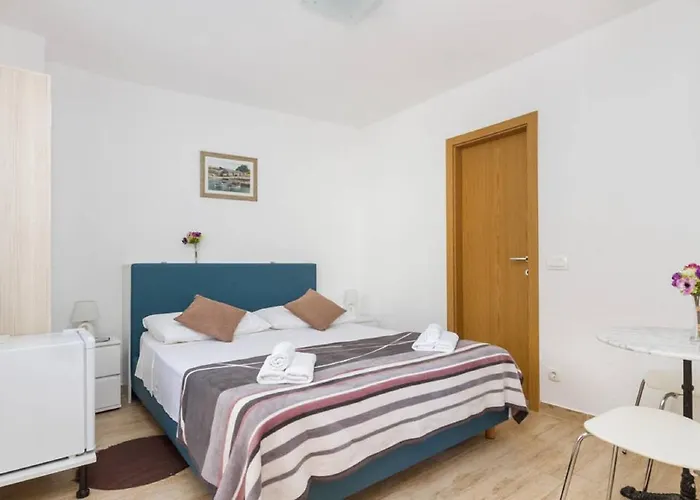 Peruzovic 2 3* Split